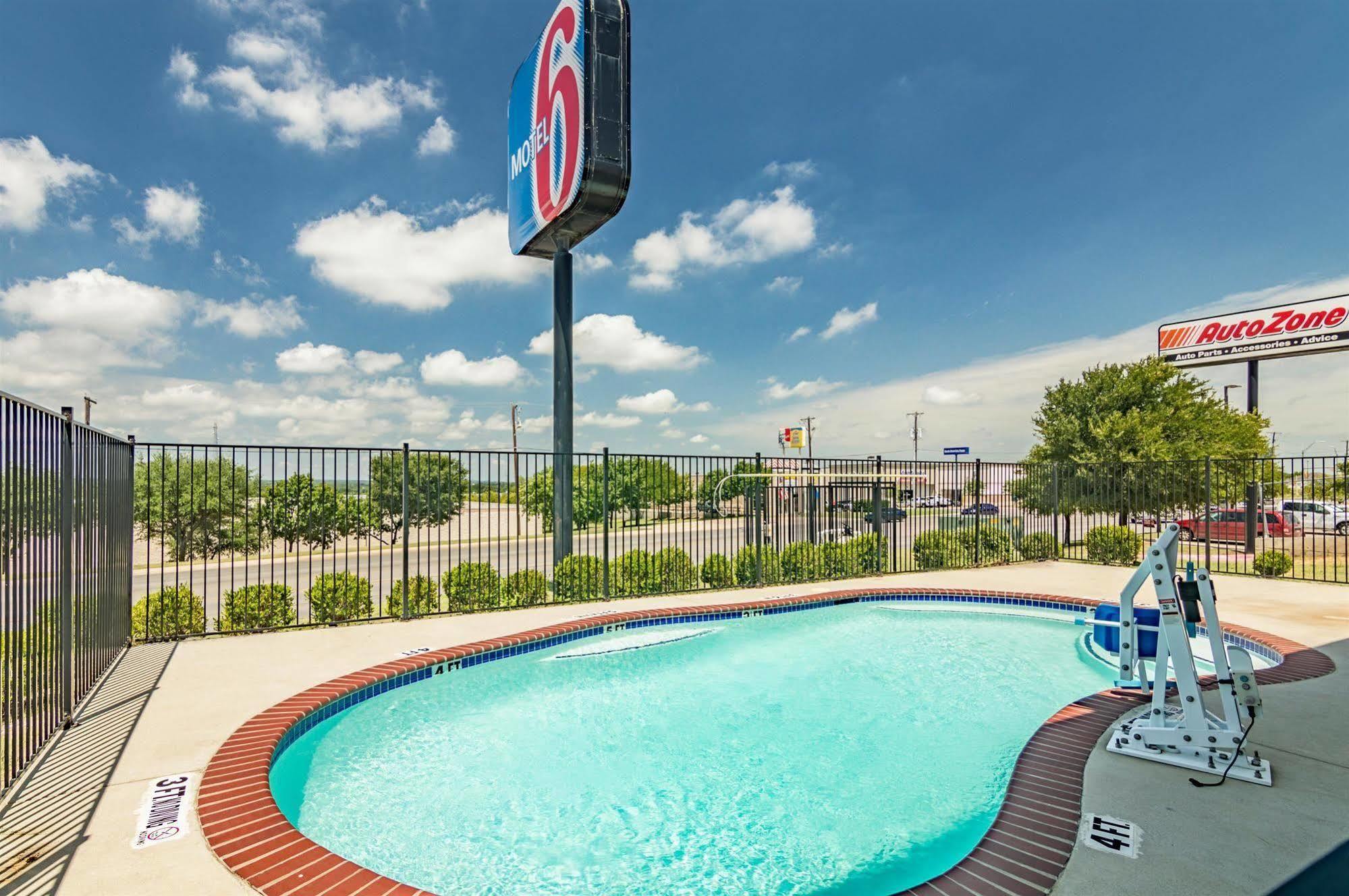 Motel 6-Azle, Tx Bagian luar foto